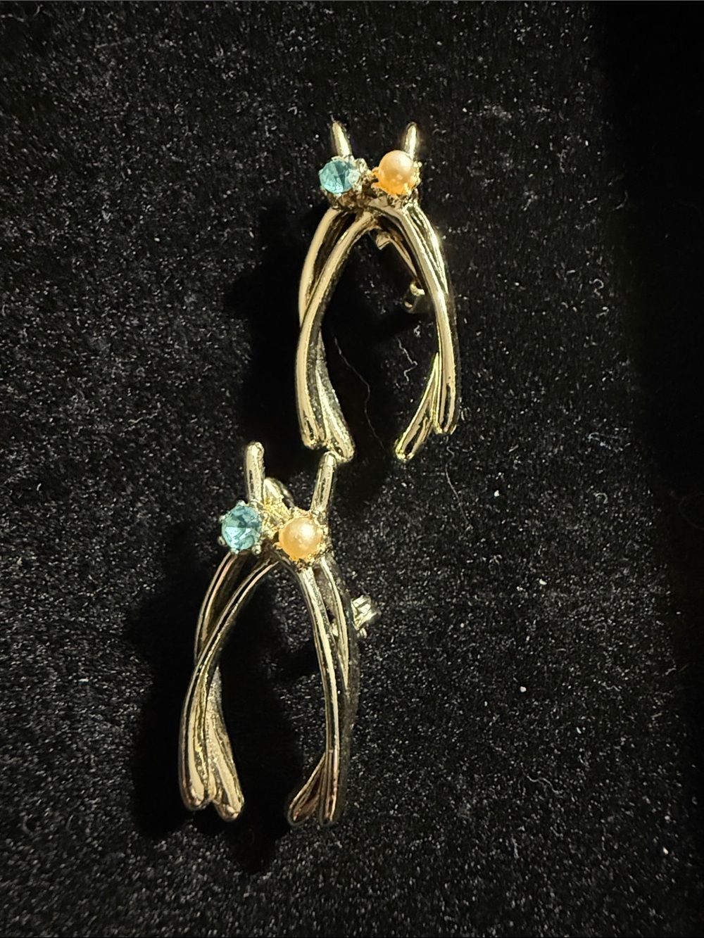 Pair of Lucky Wishbones pinswith crystals and pearls
